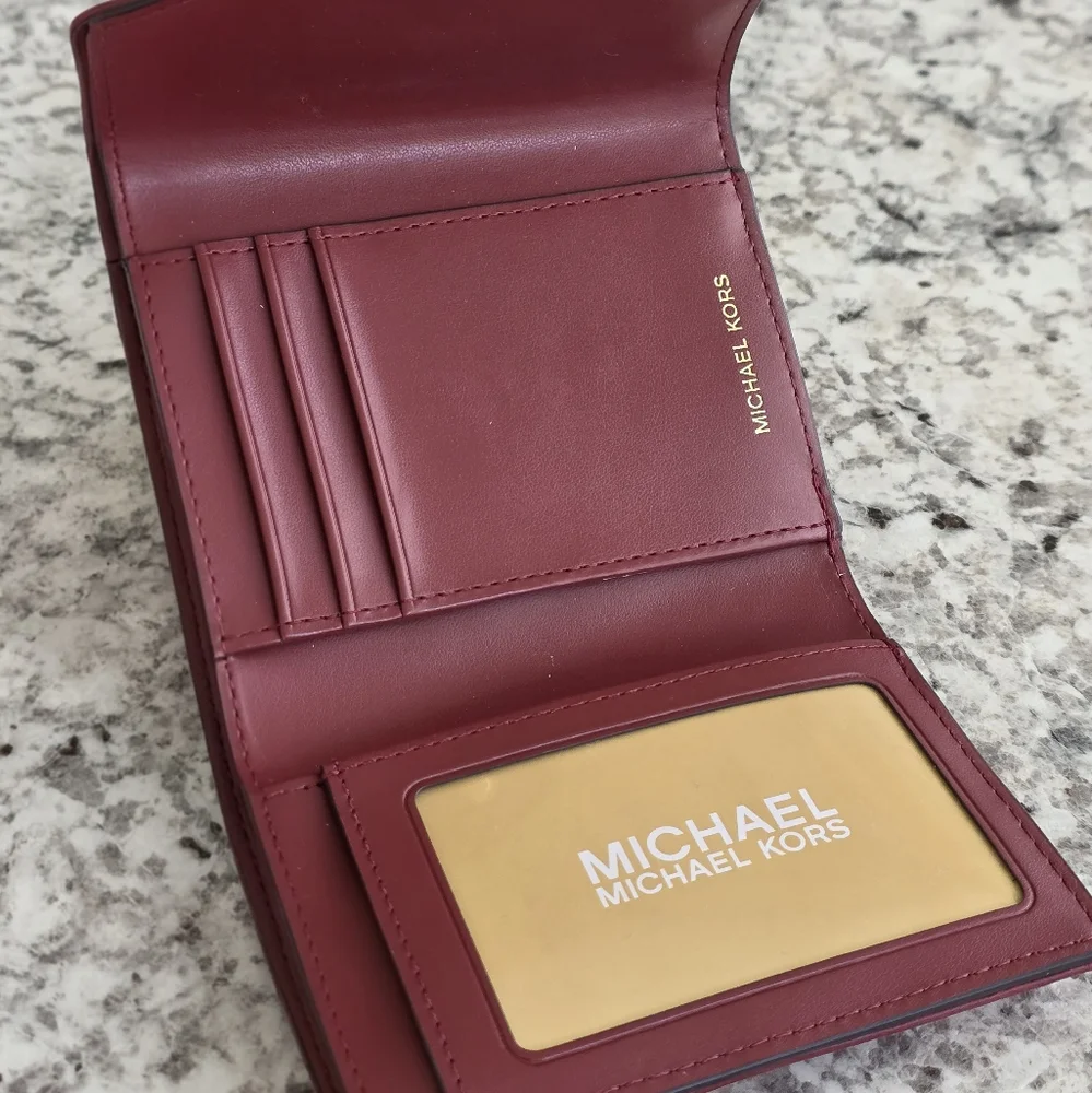 Michael Kors Jet Set Medium Envelope Trifold Wallet